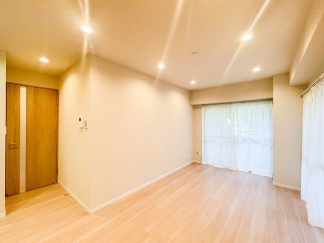 ゆったりくつろげる上質なリビングダイニングは、あなたの暮らしにより価値のある時間を演出してくれます。 ゆったりくつろげる上質なリビングダイニングは、あなたの暮らしにより価値のある時間を演出してくれます。