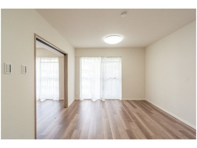 めまぐるしく過ぎ行く日々の中でゆったりとした休息と癒しを提供してくれる空間がここから始まります。 めまぐるしく過ぎ行く日々の中でゆったりとした休息と癒しを提供してくれる空間がここから始まります。