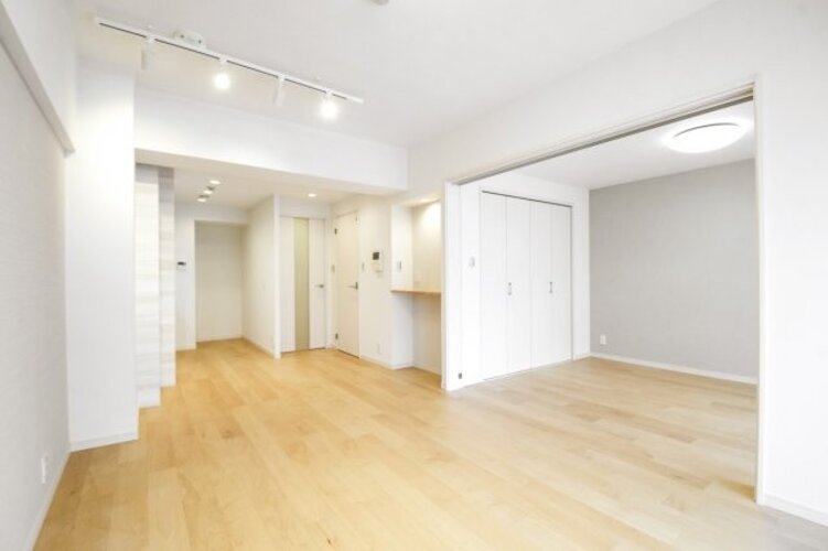 【居間・リビング】ファミール調布 【居間・リビング】ファミール調布