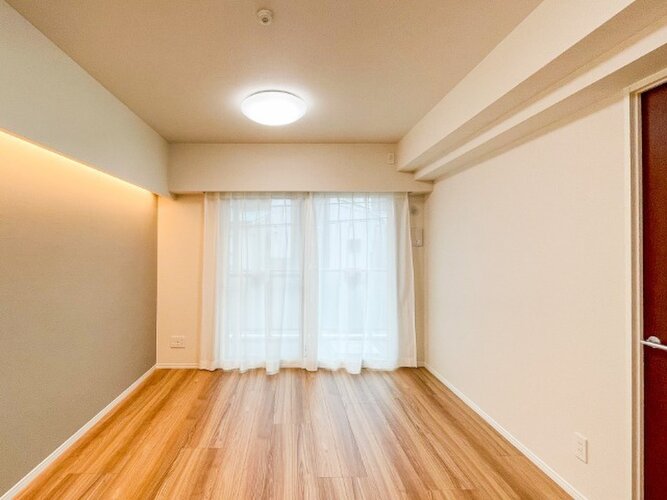 採光とライト使いで演出される落ち着きのある空間。ゆったりと伸びやかな時を過ごせそうです。 採光とライト使いで演出される落ち着きのある空間。ゆったりと伸びやかな時を過ごせそうです。