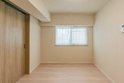 内装はシンプルに落ち着きのある空間にしています。ゆったりとしたひとときを過ごせそうです♪ 内装はシンプルに落ち着きのある空間にしています。ゆったりとしたひとときを過ごせそうです♪