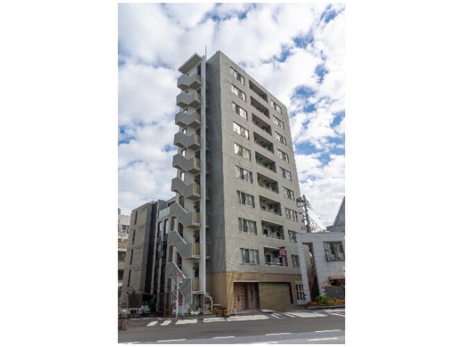 東京メトロ丸ノ内線 「四谷三丁目」駅まで徒歩4分、都営新宿線 「曙橋」駅まで徒歩4分 東京メトロ丸ノ内線 「四谷三丁目」駅まで徒歩4分、都営新宿線 「曙橋」駅まで徒歩4分