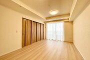 内装はシンプルに落ち着きのある空間にしています。ゆったりとしたひとときを過ごせそうです♪ 内装はシンプルに落ち着きのある空間にしています。ゆったりとしたひとときを過ごせそうです♪