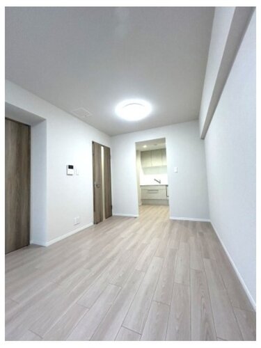 内装はシンプルに落ち着きのある空間にしています。ゆったりとしたひとときを過ごせそうです♪ 内装はシンプルに落ち着きのある空間にしています。ゆったりとしたひとときを過ごせそうです♪