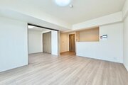内装はシンプルに落ち着きのある空間にしています。ゆったりとしたひとときを過ごせそうです♪