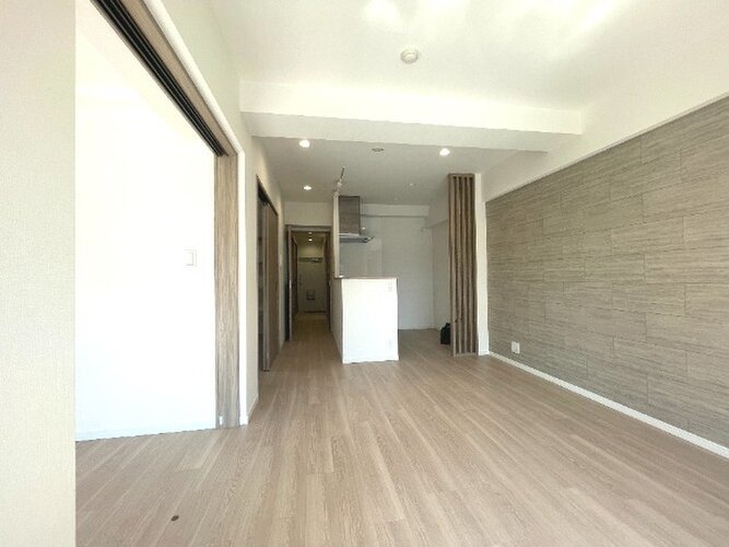 爽やかな風がそよぐ光に溢れた空間。清々しい気持ちになるお部屋です。 爽やかな風がそよぐ光に溢れた空間。清々しい気持ちになるお部屋です。