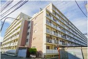 どこか余裕を感じさせるシャープなフォルムで佇む外観は、晴天の空と合わせる事で堂々たる趣を見せます。 どこか余裕を感じさせるシャープなフォルムで佇む外観は、晴天の空と合わせる事で堂々たる趣を見せます。
