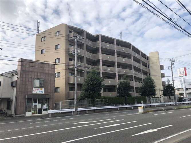 平成築、総戸数40戸のマンション。最寄り駅「中田」駅まで徒歩5分ほど。