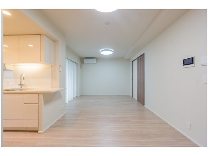 一人ひとりの理想の住まい。実現して頂くためにシンプルなデザインの空間に仕上げました。