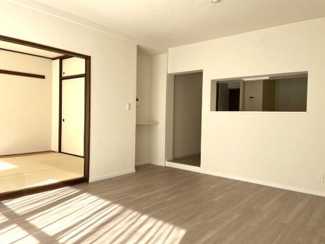 ほっと一息つけるような、安心できる空間です♪シンプルな内装は、ニーズが変わってもご活用頂けそうです。