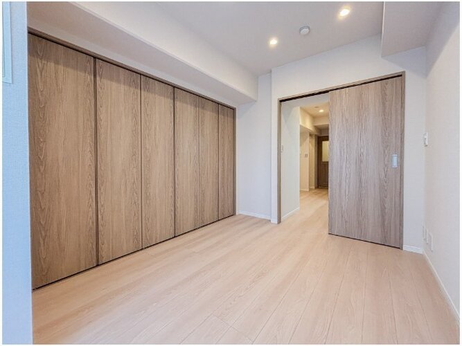 シンプルな仕上がりのプライベート空間。自分の個性を飾るに相応しい癒しとくつろぎの空間を演出します。 シンプルな仕上がりのプライベート空間。自分の個性を飾るに相応しい癒しとくつろぎの空間を演出します。