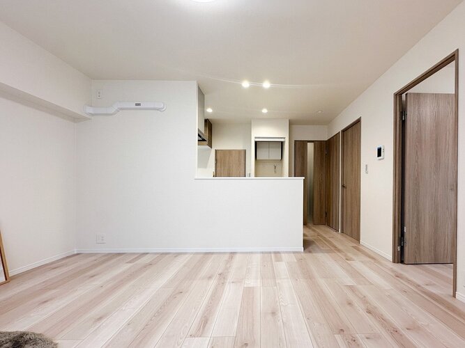 ゆったりくつろげる上質なリビングダイニングは、あなたの暮らしにより価値のある時間を演出してくれます。 ゆったりくつろげる上質なリビングダイニングは、あなたの暮らしにより価値のある時間を演出してくれます。