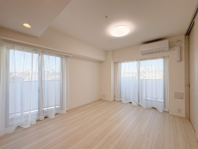 内装はシンプルに落ち着きのある空間にしています。ゆったりとしたひとときを過ごせそうです♪