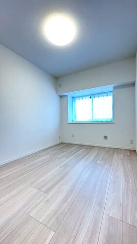 洋室①　約5.4帖