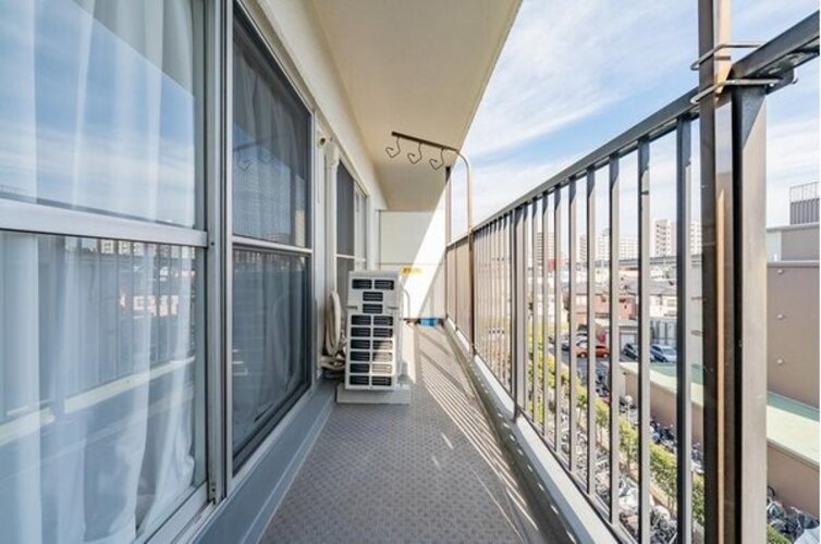 バルコニー バルコニー