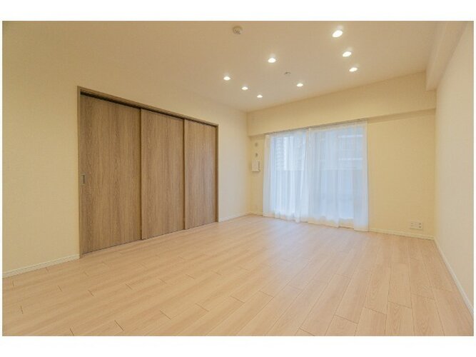 内装はシンプルに落ち着きのある空間にしています。ゆったりとしたひとときを過ごせそうです♪ 内装はシンプルに落ち着きのある空間にしています。ゆったりとしたひとときを過ごせそうです♪