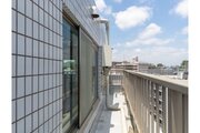 広々とひろがる空を独り占めするかのようなルーフバルコニー。伸び伸びリラックスできます。 広々とひろがる空を独り占めするかのようなルーフバルコニー。伸び伸びリラックスできます。