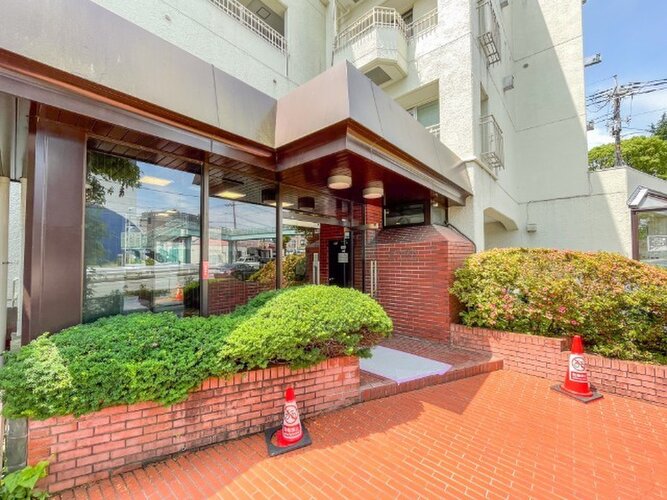 優しく迎えてくれる豊かな自然。四季の移り変わりを感じる心地よい場所となりそうです。 優しく迎えてくれる豊かな自然。四季の移り変わりを感じる心地よい場所となりそうです。