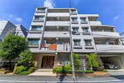 生活が送りやすい低層マンション。下北沢、三軒茶屋を生活圏にした利便性を感じる環境で充実した暮らしを♪ 生活が送りやすい低層マンション。下北沢、三軒茶屋を生活圏にした利便性を感じる環境で充実した暮らしを♪