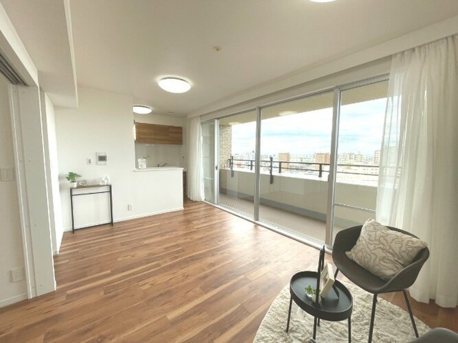 一人ひとりの理想の住まい。実現して頂くためにシンプルなデザインの空間に仕上げました。