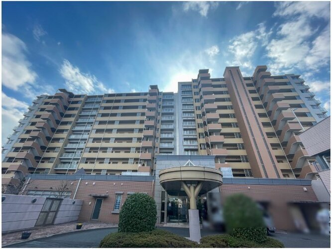 鮮やかな緑を効果的に纏った外観。爽やかな風がそよぐ心温まるお部屋へ優しく誘います。 鮮やかな緑を効果的に纏った外観。爽やかな風がそよぐ心温まるお部屋へ優しく誘います。