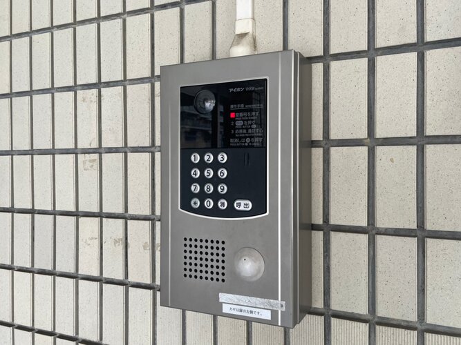 夜間オートロックつき 夜間オートロックつき
