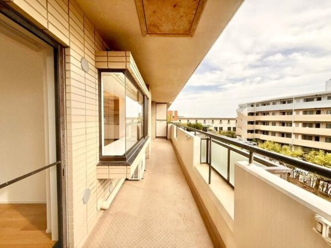 バルコニー バルコニー