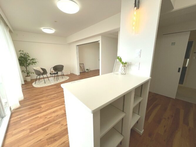 大容量の収納スペース、散らかりやすいキッチン周りもスッキリお片づけ♪