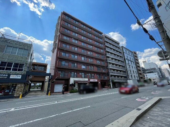 8階部分、南西角部屋につき陽当り良好