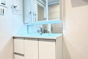 洗面所　＊ミラーキャビネット付き洗面台＊