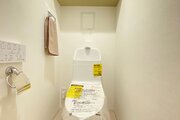 ウォッシュレット付きトイレ ウォッシュレット付きトイレ
