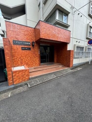 めまぐるしく過ぎ行く日々の中でゆったりとした休息と癒しを提供してくれる空間がここから始まります。 めまぐるしく過ぎ行く日々の中でゆったりとした休息と癒しを提供してくれる空間がここから始まります。