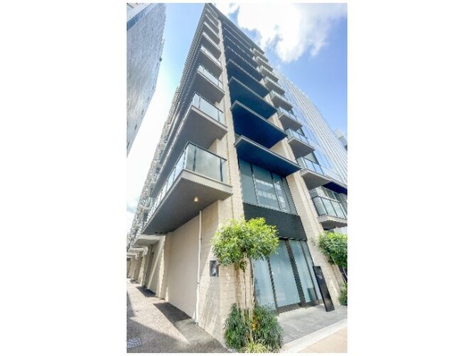 重厚なイメージを受けるマンション。住むほどにその印象が誇らしくなります。 重厚なイメージを受けるマンション。住むほどにその印象が誇らしくなります。