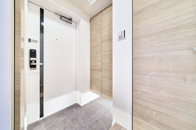 玄関　＊トールタイプの大容量下足入れつき＊