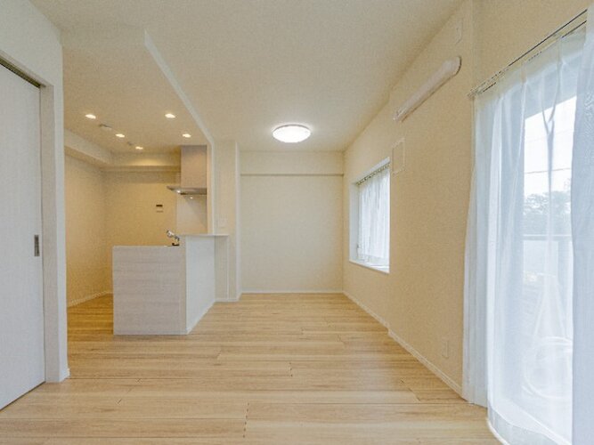 内装はシンプルに落ち着きのある空間にしています。ゆったりとしたひとときを過ごせそうです♪