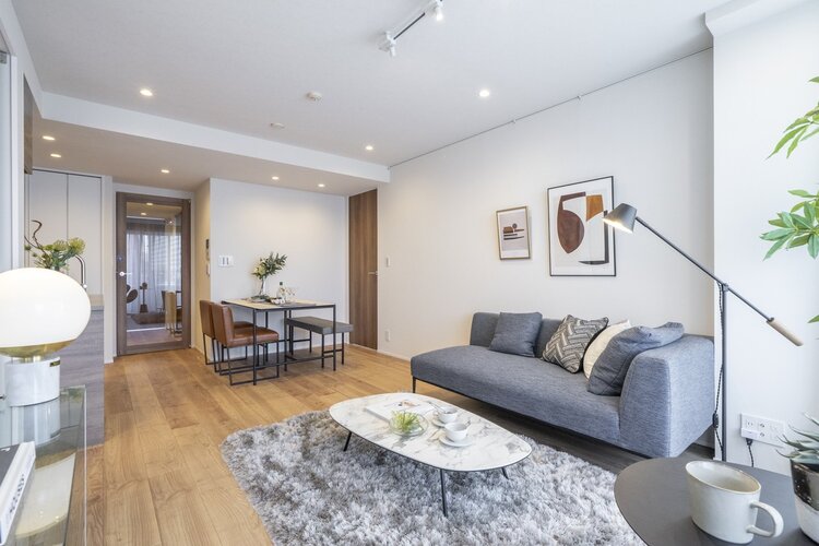 5階建て最上階のため上階住戸がなく、日中も落ち着いた生活が可能です。窓が豊富でやさしい日差しと爽やかな風が通り抜ける住戸です。 5階建て最上階のため上階住戸がなく、日中も落ち着いた生活が可能です。窓が豊富でやさしい日差しと爽やかな風が通り抜ける住戸です。