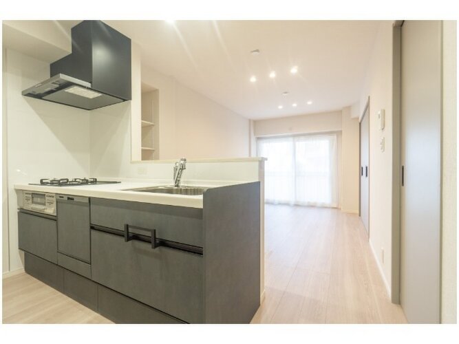 リビングとダイニング、2つの空間機能を使い分ける発想が、ライフスタイルに新しいゆとりをもたらします。 リビングとダイニング、2つの空間機能を使い分ける発想が、ライフスタイルに新しいゆとりをもたらします。