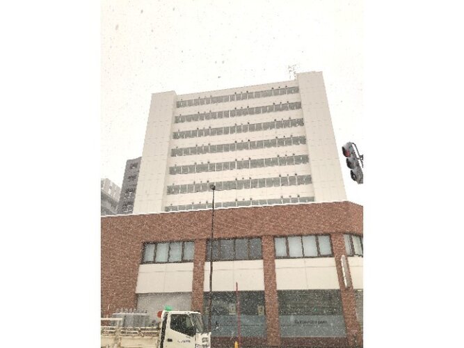 統一した色調でデザインされたマンションは周囲と調和した景観を生み出しています。 統一した色調でデザインされたマンションは周囲と調和した景観を生み出しています。