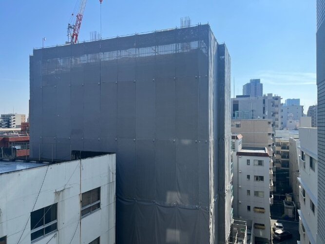 目の前に大きく広がる空。思わず深呼吸したくなる気持ちのよい眺望です。 目の前に大きく広がる空。思わず深呼吸したくなる気持ちのよい眺望です。