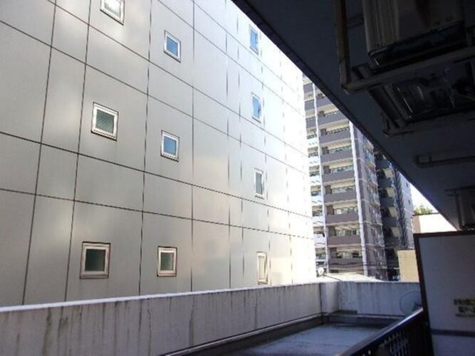 バルコニー バルコニー