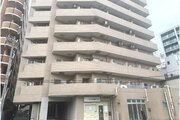 統一した色調でデザインされたマンションは周囲と調和した景観を生み出しています。 統一した色調でデザインされたマンションは周囲と調和した景観を生み出しています。