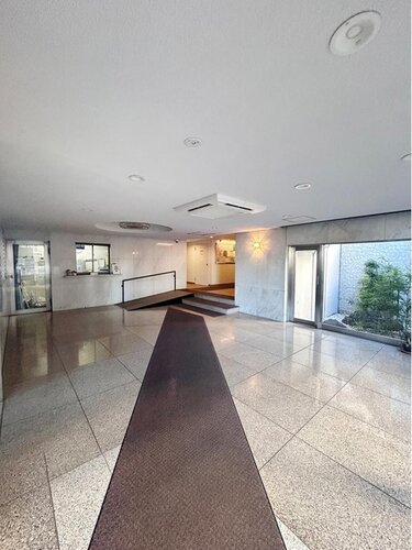 エントランス エントランス