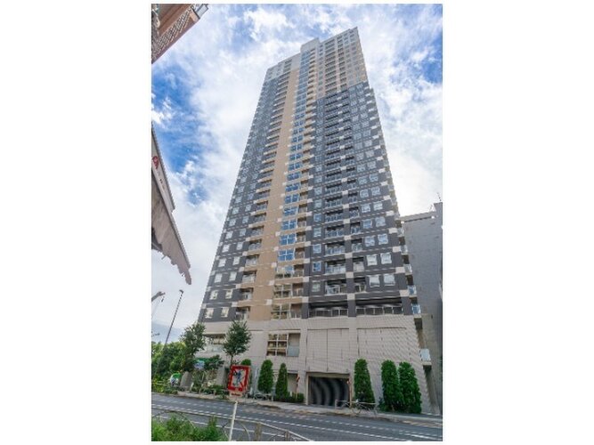 重厚感あふれる高級マンションという印象を与えてくれます。そのデザインは住むほどに実感が増すものです。