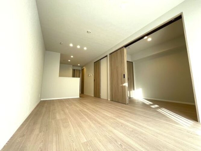 内装はシンプルに落ち着きのある空間にしています。ゆったりとしたひとときを過ごせそうです♪