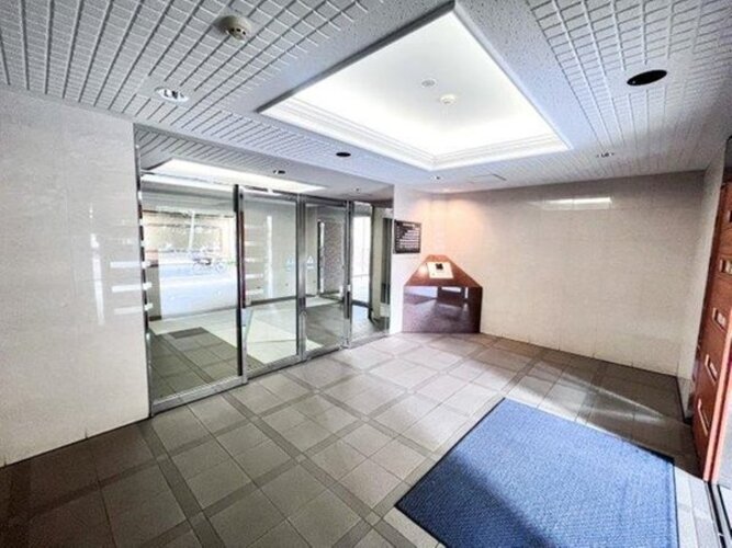 エントランス エントランス