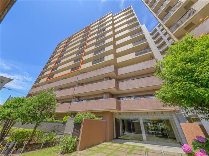 平成築の綺麗なエントランス ~掃除も行き届いていて常に綺麗に保たれたエントランス~ 平成築の綺麗なエントランス ~掃除も行き届いていて常に綺麗に保たれたエントランス~