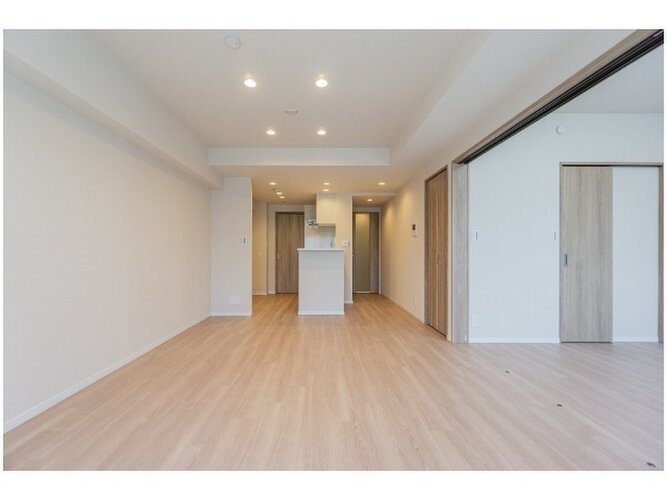 内装はシンプルに落ち着きのある空間にしています。ゆったりとしたひとときを過ごせそうです♪