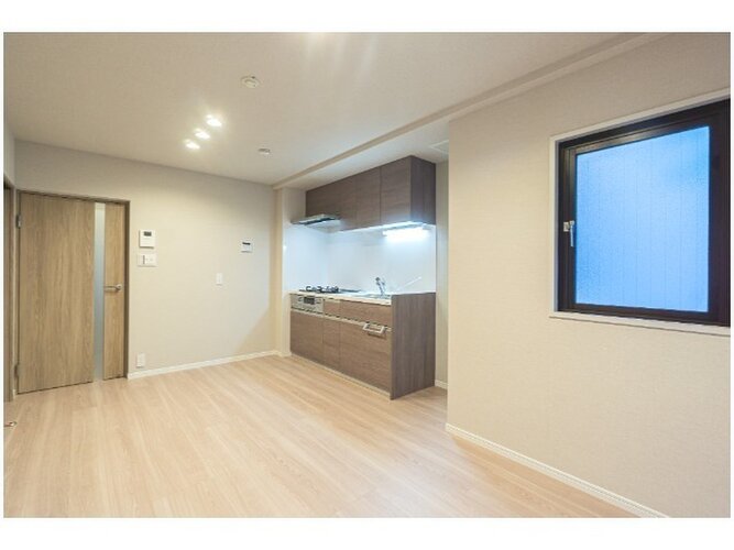 内装はシンプルに落ち着きのある空間にしています。ゆったりとしたひとときを過ごせそうです♪