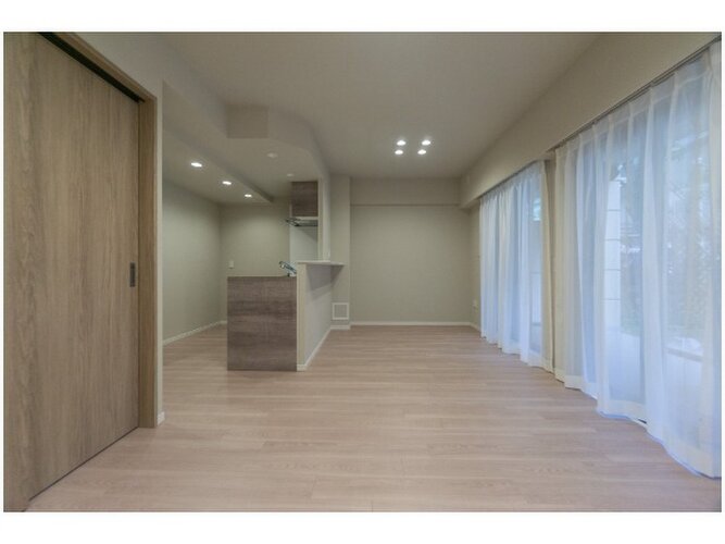 一人ひとりの理想の住まい。実現して頂くためにシンプルなデザインの空間に仕上げました。 一人ひとりの理想の住まい。実現して頂くためにシンプルなデザインの空間に仕上げました。