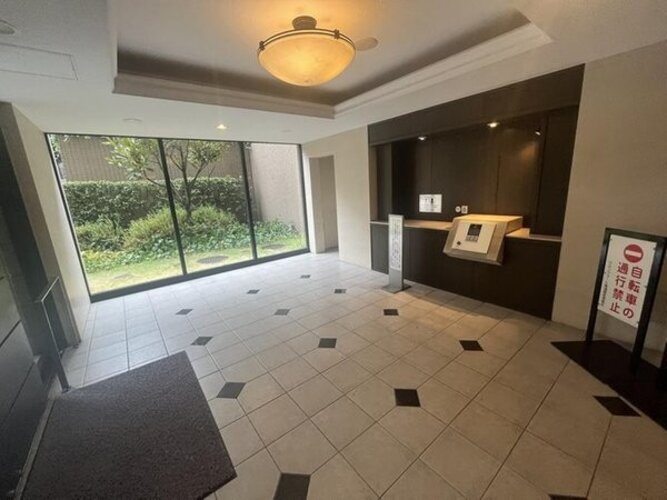 エントランス エントランス